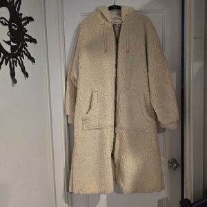 Free People Cozy Cream Sherpa Long Hooded Coat W/ Army Green 2way Zipper. Size S